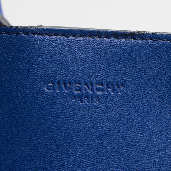 Givenchy Lambskin Easy Medium Tote - Picture 9 of 16